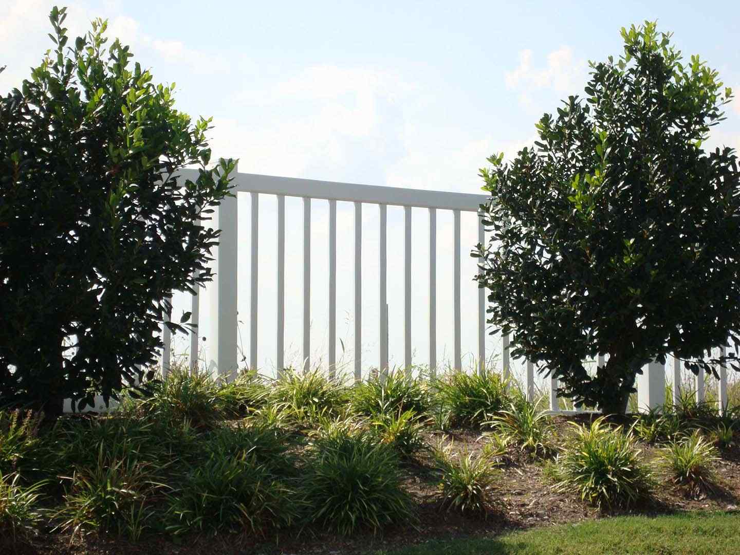 Commercial Vinyl Fence - North DFW Area