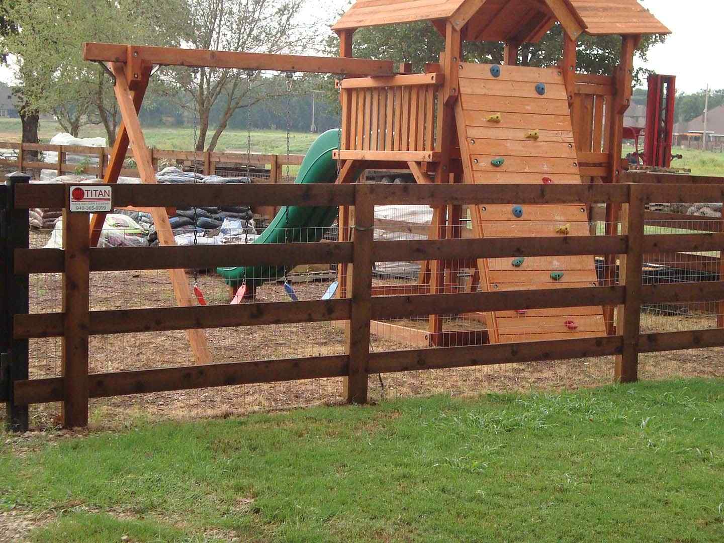 Commercial Wood Fence - North DFW Area