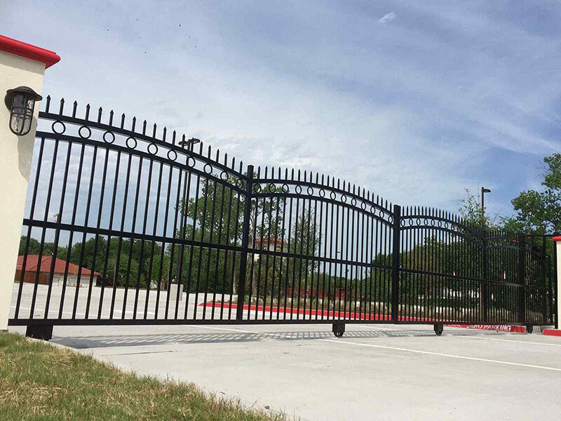 Custom Fence and Gate Fabrication in Cross Roads Texas